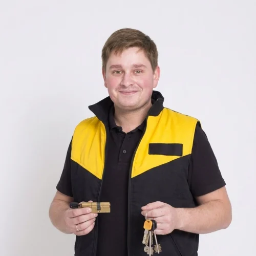 Мастер по замкам в Твери